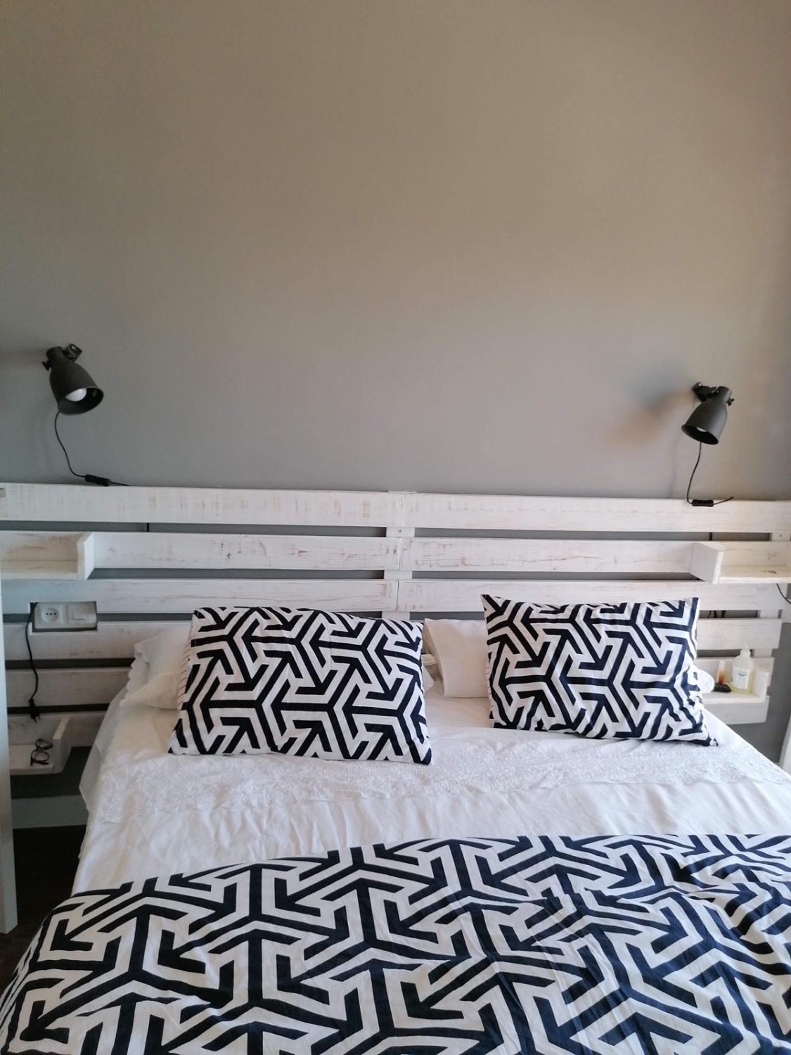 SE ALQUILA DESDE 1.10. 26-  31.5.27 APARTAMENTO CON VISTAS AL MAR A 50METROS DE LA PLAYA EN BENALMADENA