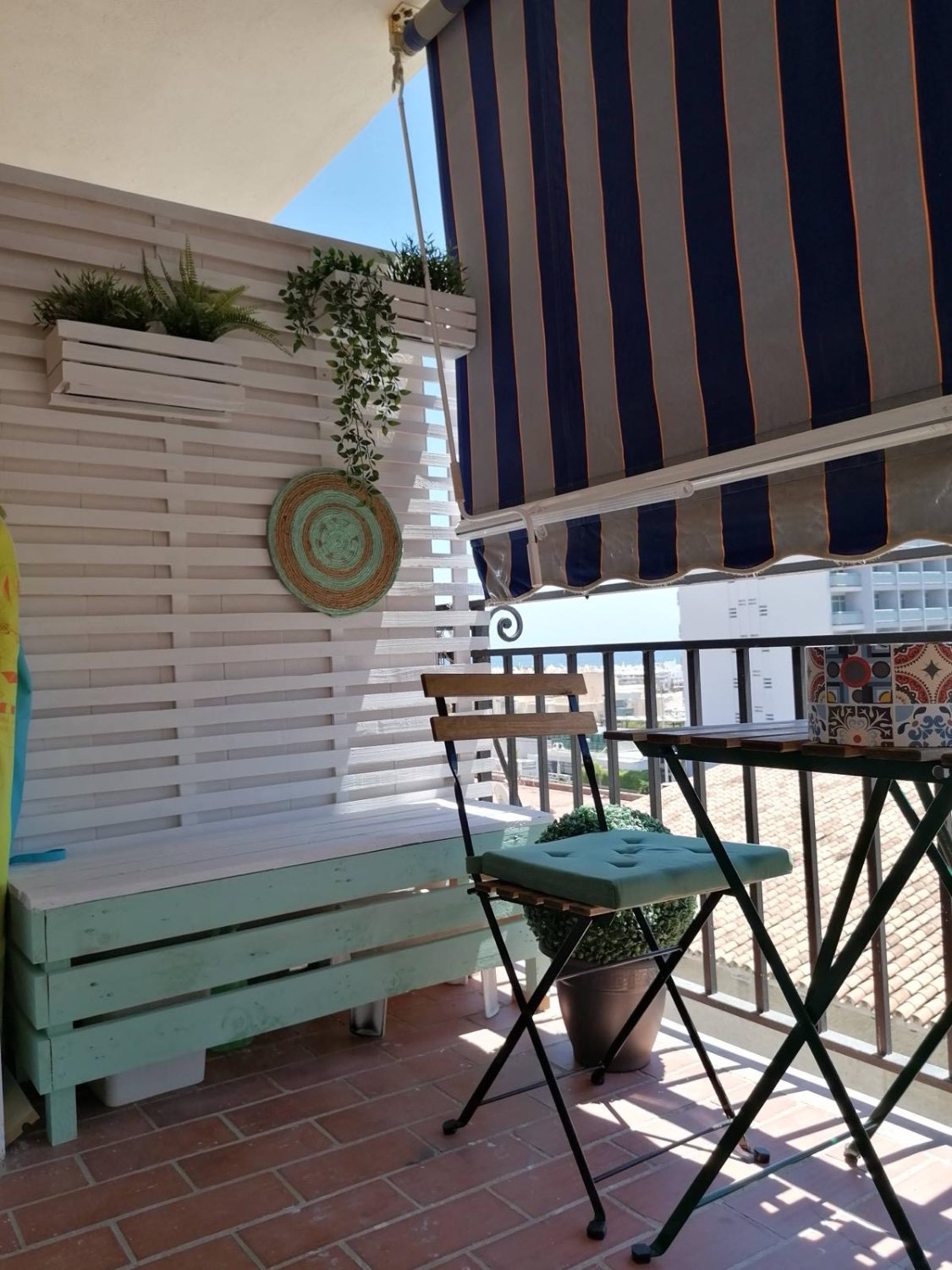 SE ALQUILA DESDE 1.10. 26-  31.5.27 APARTAMENTO CON VISTAS AL MAR A 50METROS DE LA PLAYA EN BENALMADENA