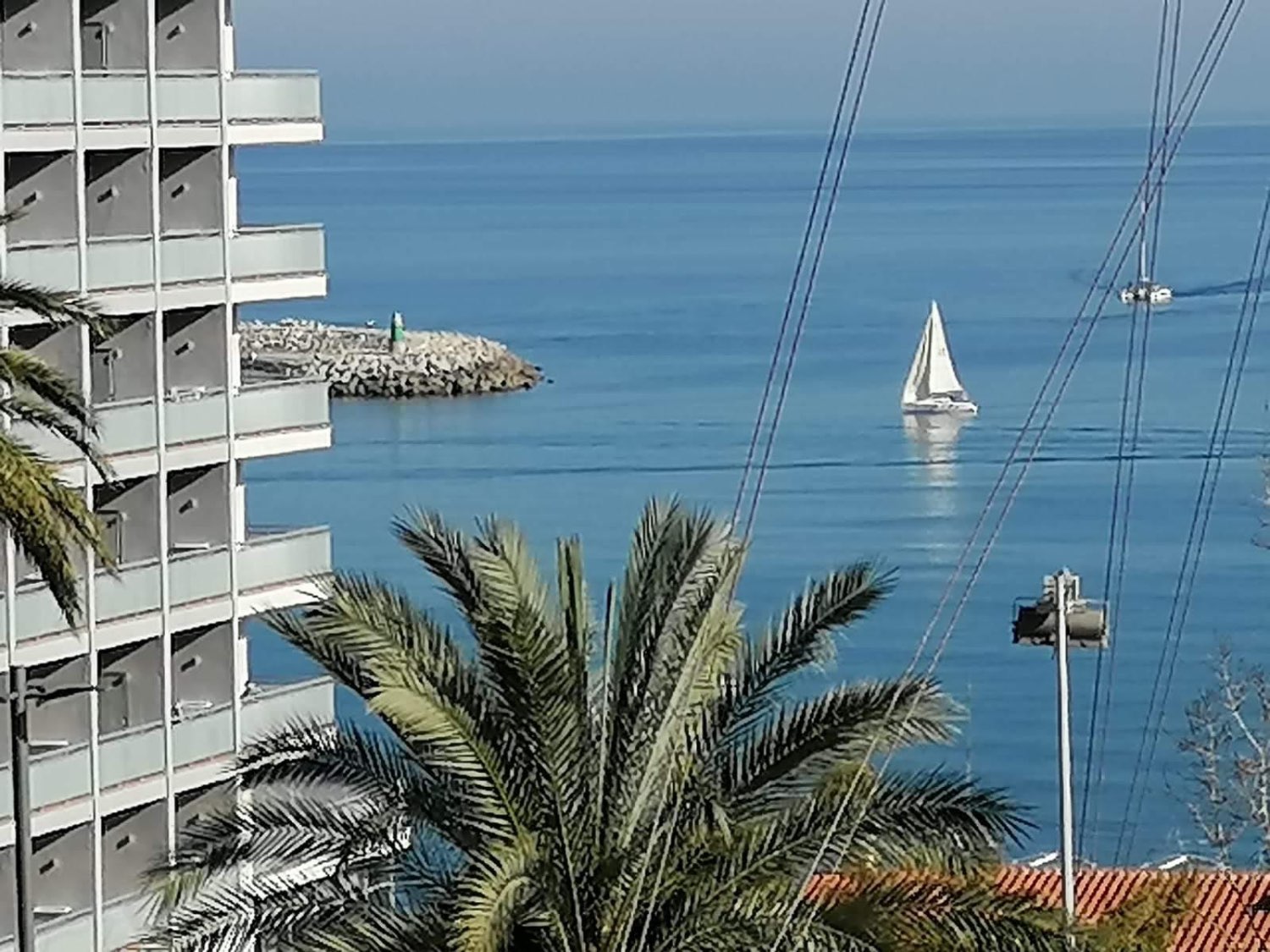 SE ALQUILA DESDE 1.10. 26-  31.5.27 APARTAMENTO CON VISTAS AL MAR A 50METROS DE LA PLAYA EN BENALMADENA