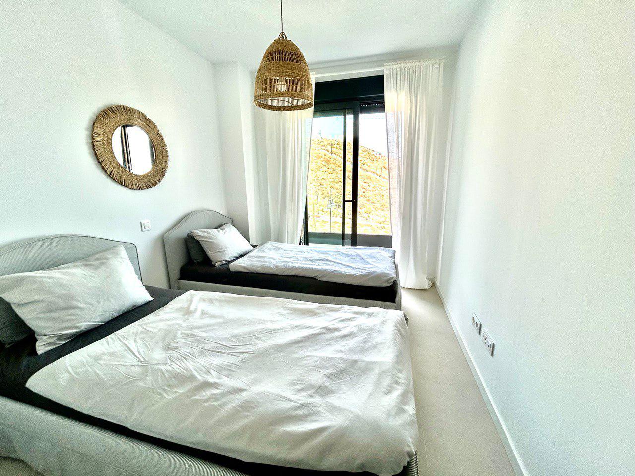 MEDIA TEMPORADA . SE ALQUILA DESDE 1.11.25-30.6.26 ESPECTACULAR APARTAMENTO EN ZONA LAS GAVIOTAS (FUENGIROLA)