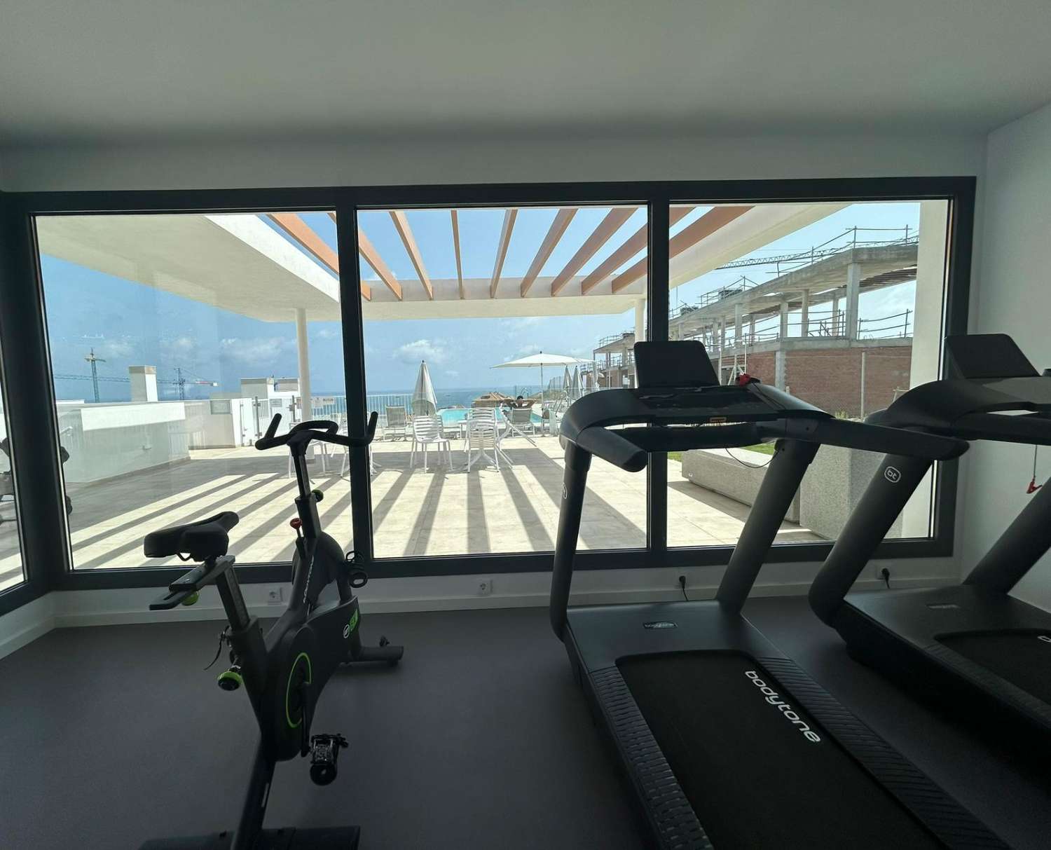 MEDIA TEMPORADA . SE ALQUILA DESDE 1.11.25-30.6.26 ESPECTACULAR APARTAMENTO EN ZONA LAS GAVIOTAS (FUENGIROLA)