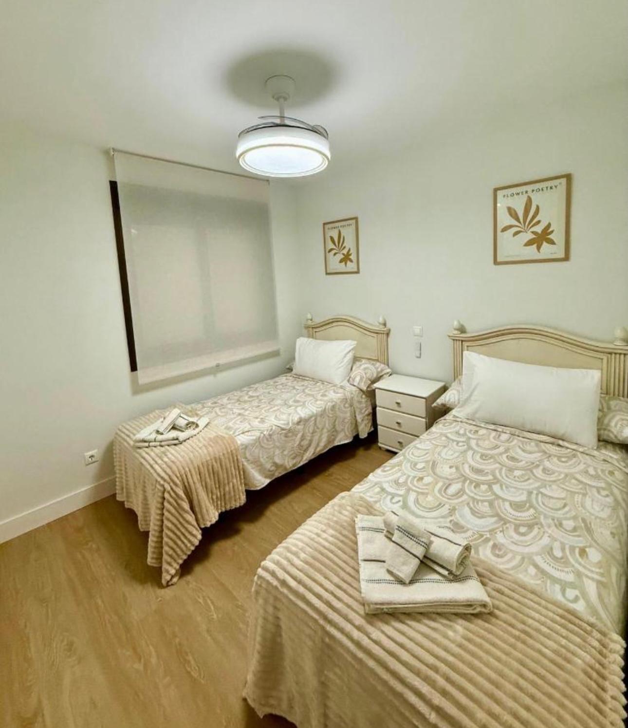 MEDIA TEMPORADA . SE ALQULA DESDE 1.11.26-31.3.27 PRECIOSO APARTAMENTO CON VISTAS AL  MAR EN ZONA CARVAJAL (FUENGIROLA )