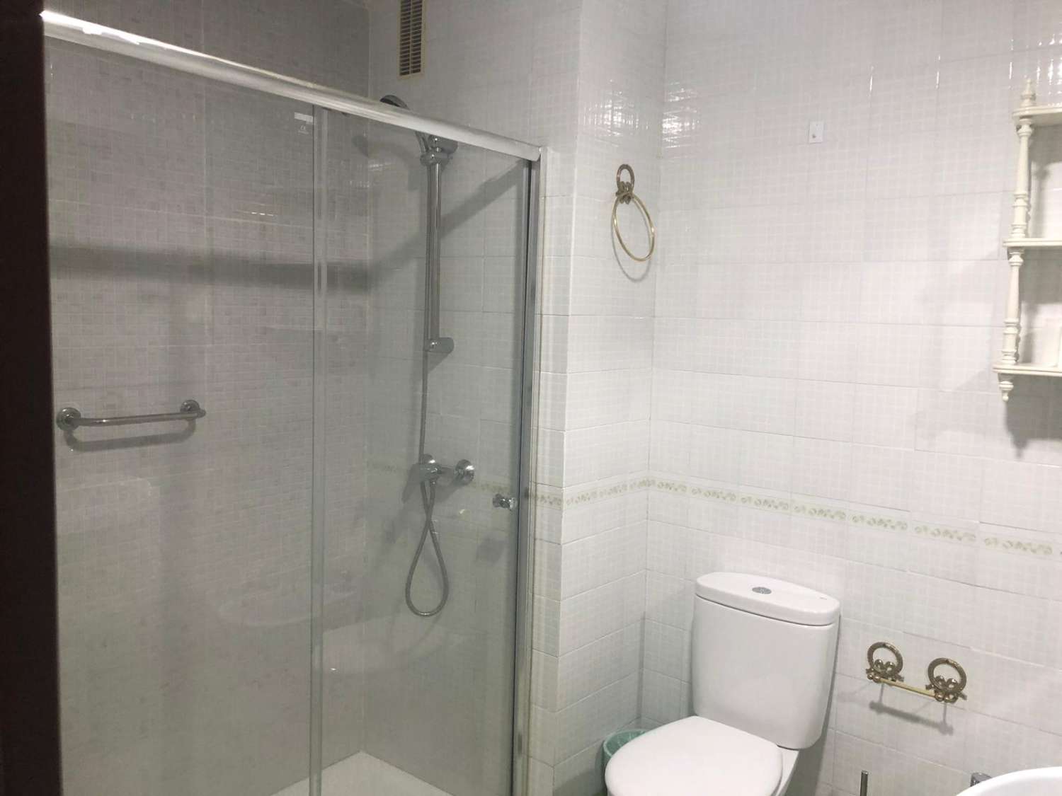 Se alquila hasta 31.5.26  y desde 10/09/2026-30/60/2027 apartamento  en centro de Fuengirola