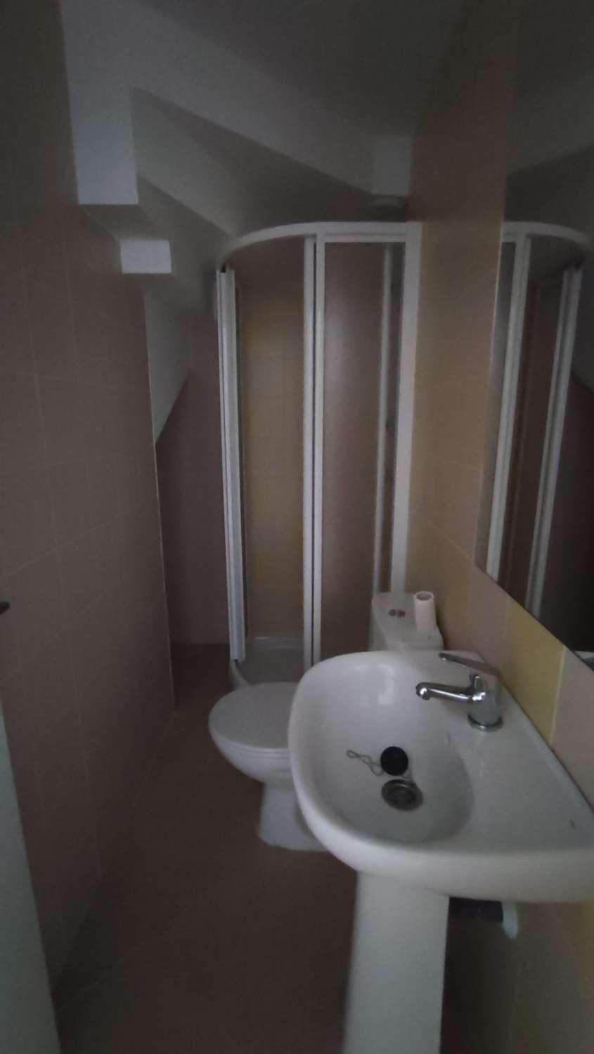 SE ALQUILA DESDE AHORA HASTA 30.6.26  BONITO DUPLEX EN ZONA RANCHO DOMINGO (BENALMADENA PUEBLO )