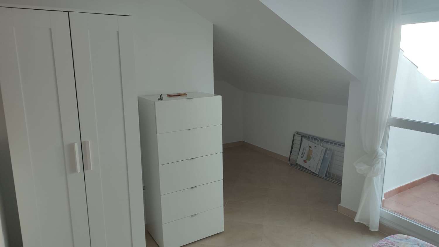 SE ALQUILA DESDE AHORA HASTA 30.6.26  BONITO DUPLEX EN ZONA RANCHO DOMINGO (BENALMADENA PUEBLO )