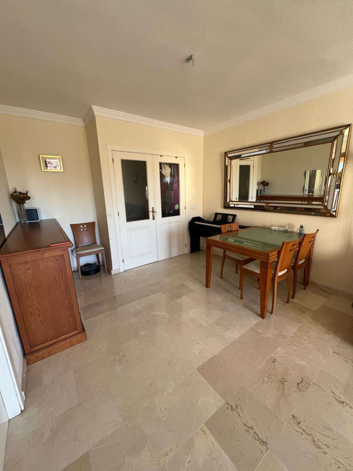 BEL APPARTEMENT À VENDRE EN PLEIN CENTRE DE FUENGIROLA