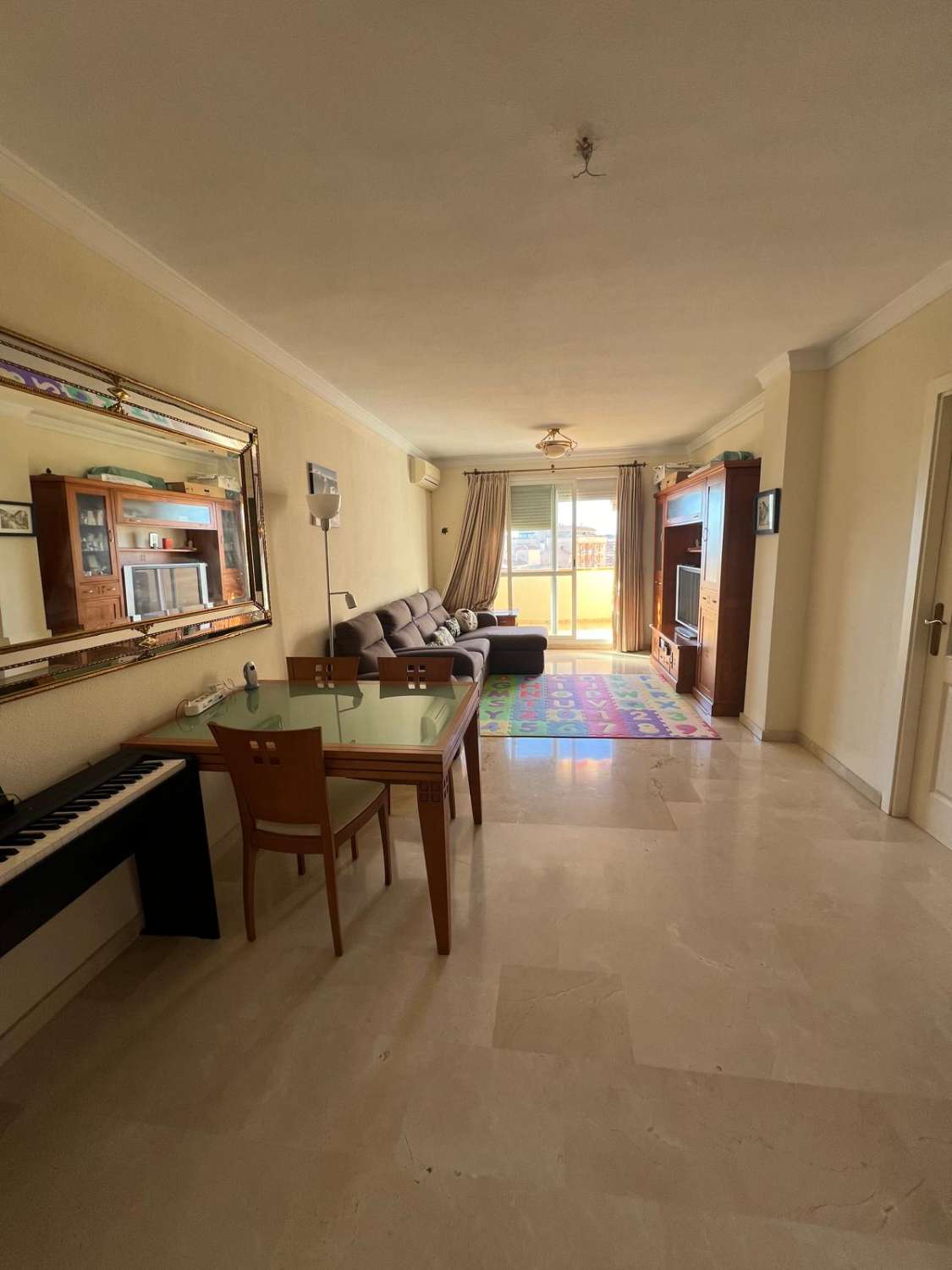 BEL APPARTEMENT À VENDRE EN PLEIN CENTRE DE FUENGIROLA