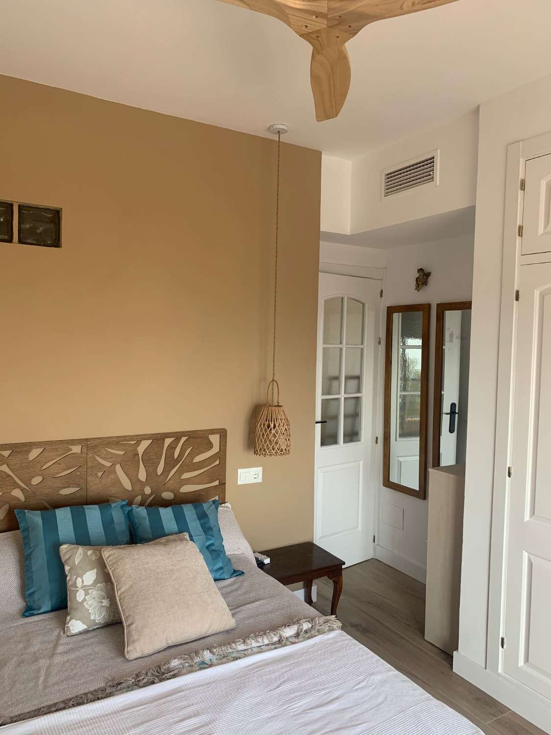 SE ALQUILA DESDE AHORA HASTA 30.6.26 Y DESDE 01/09/2026-30/06/2027 BONITO ATICO CON VISTAS AL MAR  FRONTALES EN NUEVA TORREQUEBRADA (BENALMADENA )