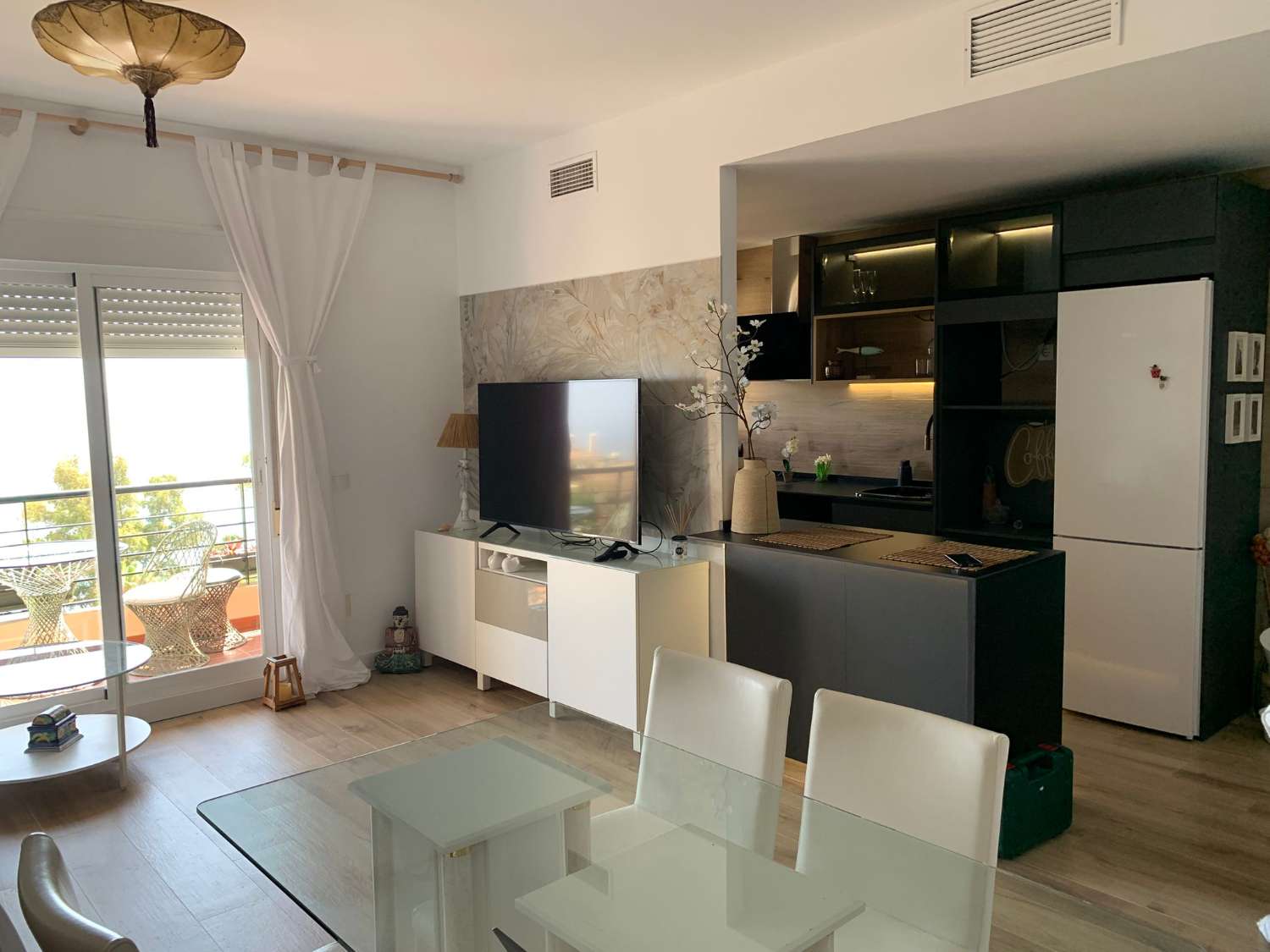 SE ALQUILA DESDE AHORA HASTA 30.6.26 Y DESDE 01/09/2026-30/06/2027 BONITO ATICO CON VISTAS AL MAR  FRONTALES EN NUEVA TORREQUEBRADA (BENALMADENA )