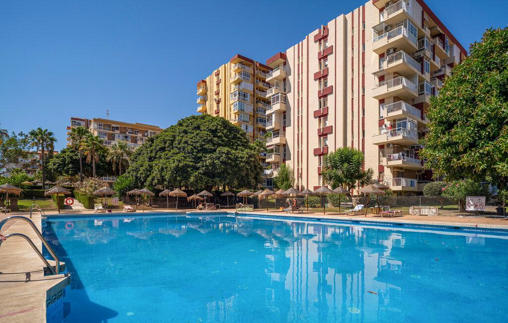 MEDIA TEMPORADA . SE ALQUILA DESDE AHORA HASTA 30.6.26 Y DESDE 01/09/2026- 30/06/2027 PRECIOSO ESTUDIO REFORMADO EN ARROYO DE LA MIEL