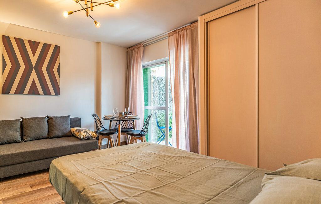 MEDIA TEMPORADA . SE ALQUILA DESDE AHORA HASTA 30.6.26 Y DESDE 01/09/2026- 30/06/2027 PRECIOSO ESTUDIO REFORMADO EN ARROYO DE LA MIEL