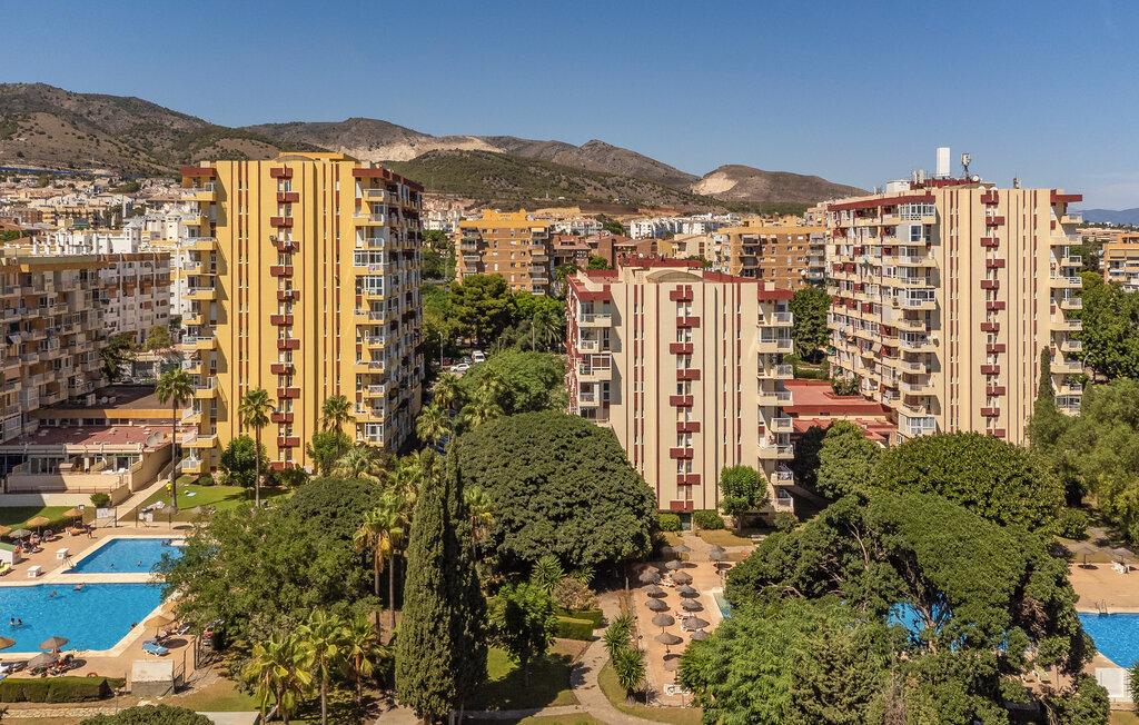 MEDIA TEMPORADA . SE ALQUILA DESDE AHORA HASTA 30.6.26 Y DESDE 01/09/2026- 30/06/2027 PRECIOSO ESTUDIO REFORMADO EN ARROYO DE LA MIEL