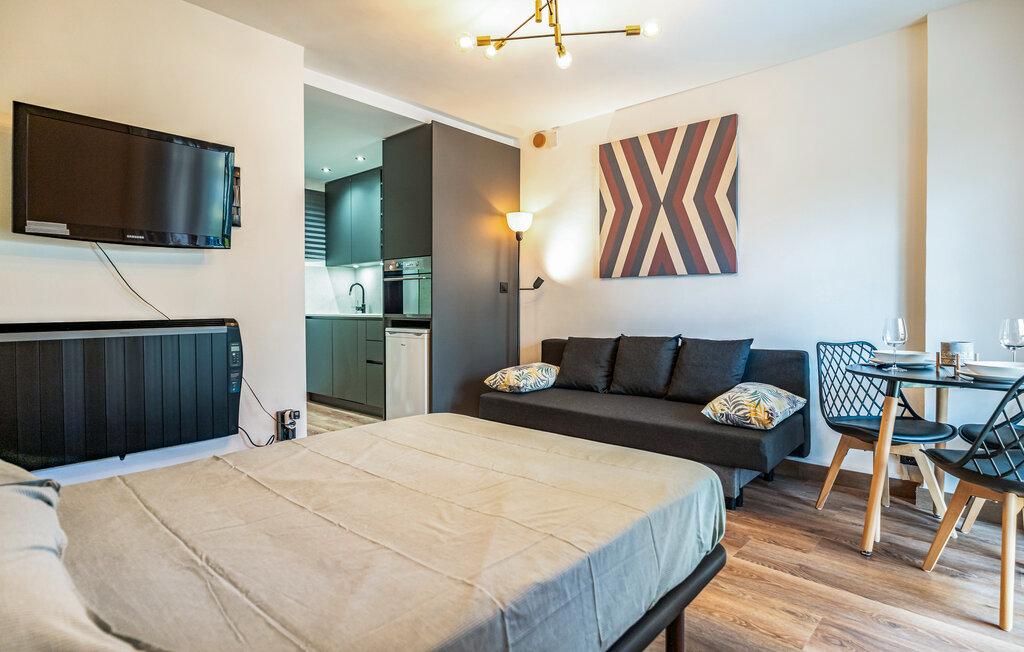 MEDIA TEMPORADA . SE ALQUILA DESDE AHORA HASTA 30.6.26 Y DESDE 01/09/2026- 30/06/2027 PRECIOSO ESTUDIO REFORMADO EN ARROYO DE LA MIEL