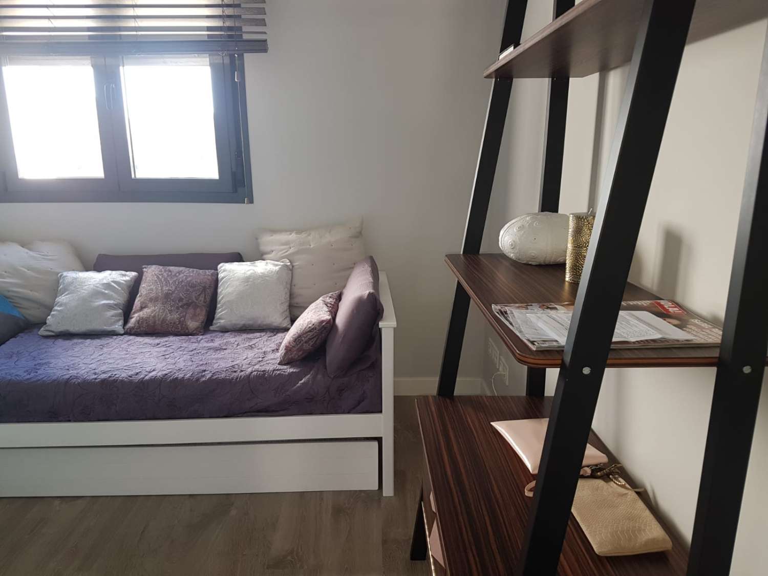 SE ALQUILA DESDE 01.10.26 - 15.6.27 MAGNIFICO APARTAMENTO ENFRENTE DE LA PLAYA EN LOS ALAMOS (TORREMOLINOS)