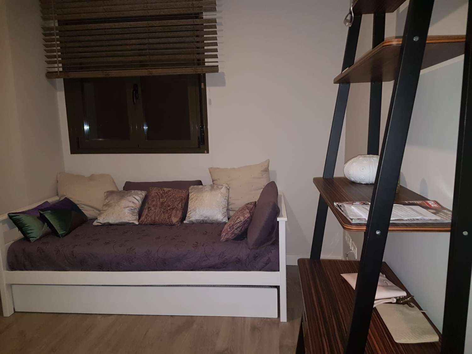 SE ALQUILA DESDE 01.10.26 - 15.6.27 MAGNIFICO APARTAMENTO ENFRENTE DE LA PLAYA EN LOS ALAMOS (TORREMOLINOS)