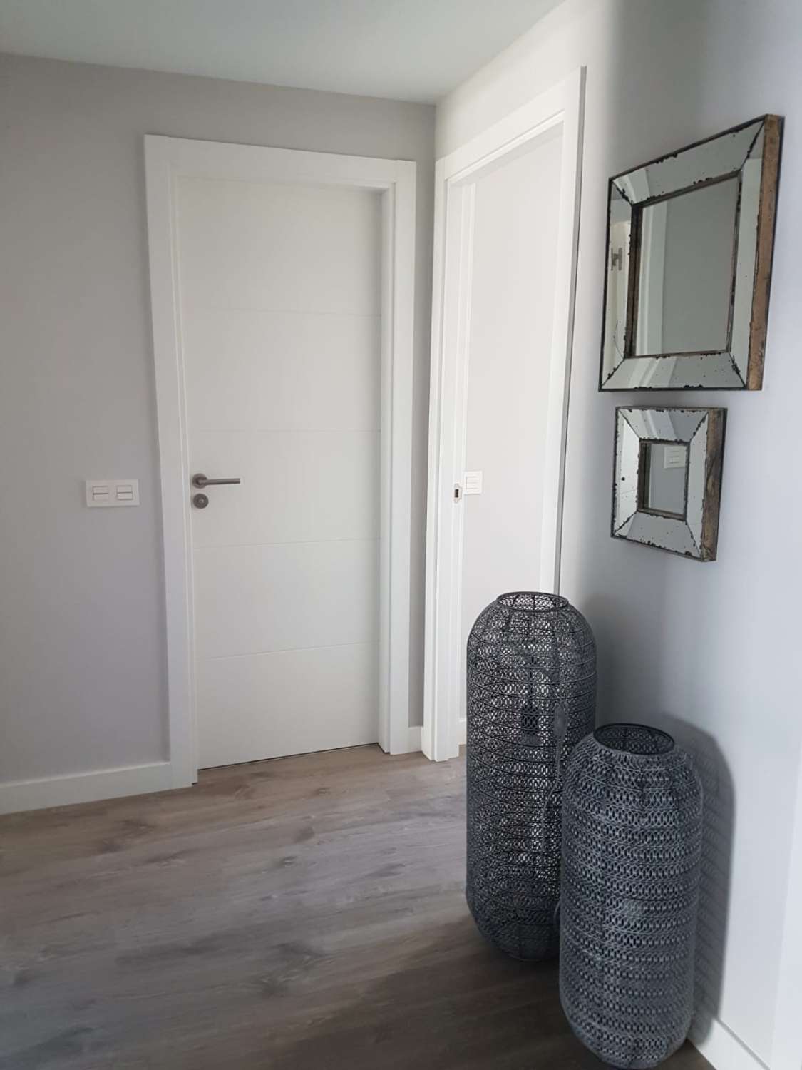 SE ALQUILA DESDE 01.10.26 - 15.6.27 MAGNIFICO APARTAMENTO ENFRENTE DE LA PLAYA EN LOS ALAMOS (TORREMOLINOS)