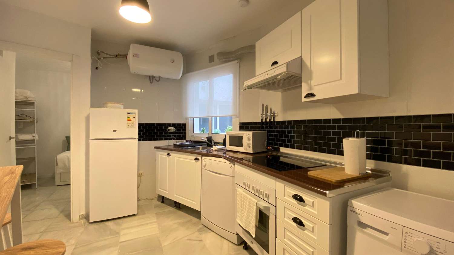 MEDIA TEMPORADA . SE ALQUILA BONITO APARTAMENTO DESDE 01/04/2026 HASTA 30.6.26 Y DESDE 01/10/2026-31/05/2027EN EL CENTRO DE MIJAS PUEBLO