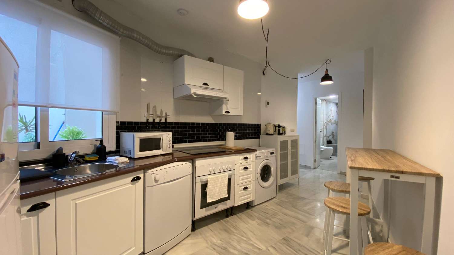 MEDIA TEMPORADA . SE ALQUILA BONITO APARTAMENTO DESDE 01/04/2026 HASTA 30.6.26 Y DESDE 01/10/2026-31/05/2027EN EL CENTRO DE MIJAS PUEBLO