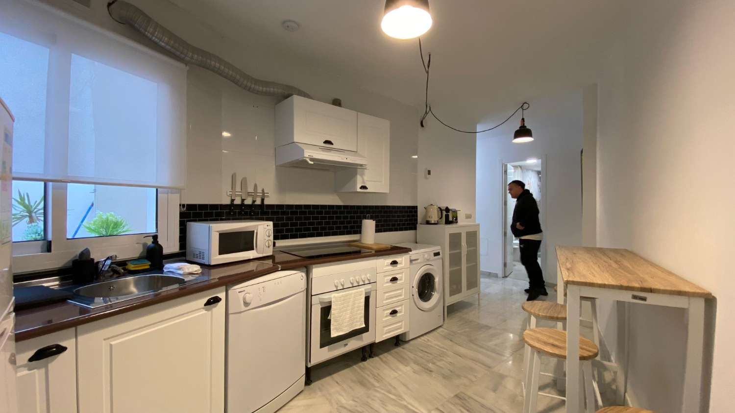 MEDIA TEMPORADA . SE ALQUILA BONITO APARTAMENTO DESDE 01/04/2026 HASTA 30.6.26 Y DESDE 01/10/2026-31/05/2027EN EL CENTRO DE MIJAS PUEBLO