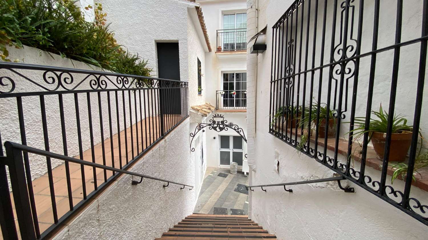 LARGA TEMPORADA . SE ALQUILA BONITO APARTAMENTO DESDE 01.03.26 EN EL CENTRO DE MIJAS PUEBLO