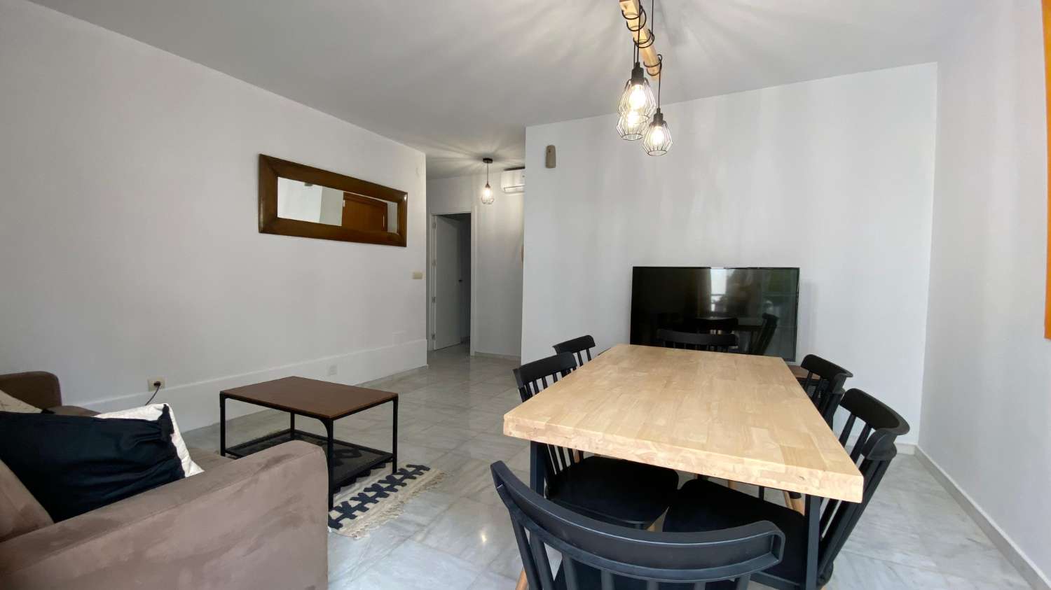 LARGA TEMPORADA . SE ALQUILA BONITO APARTAMENTO DESDE 01.03.26 EN EL CENTRO DE MIJAS PUEBLO
