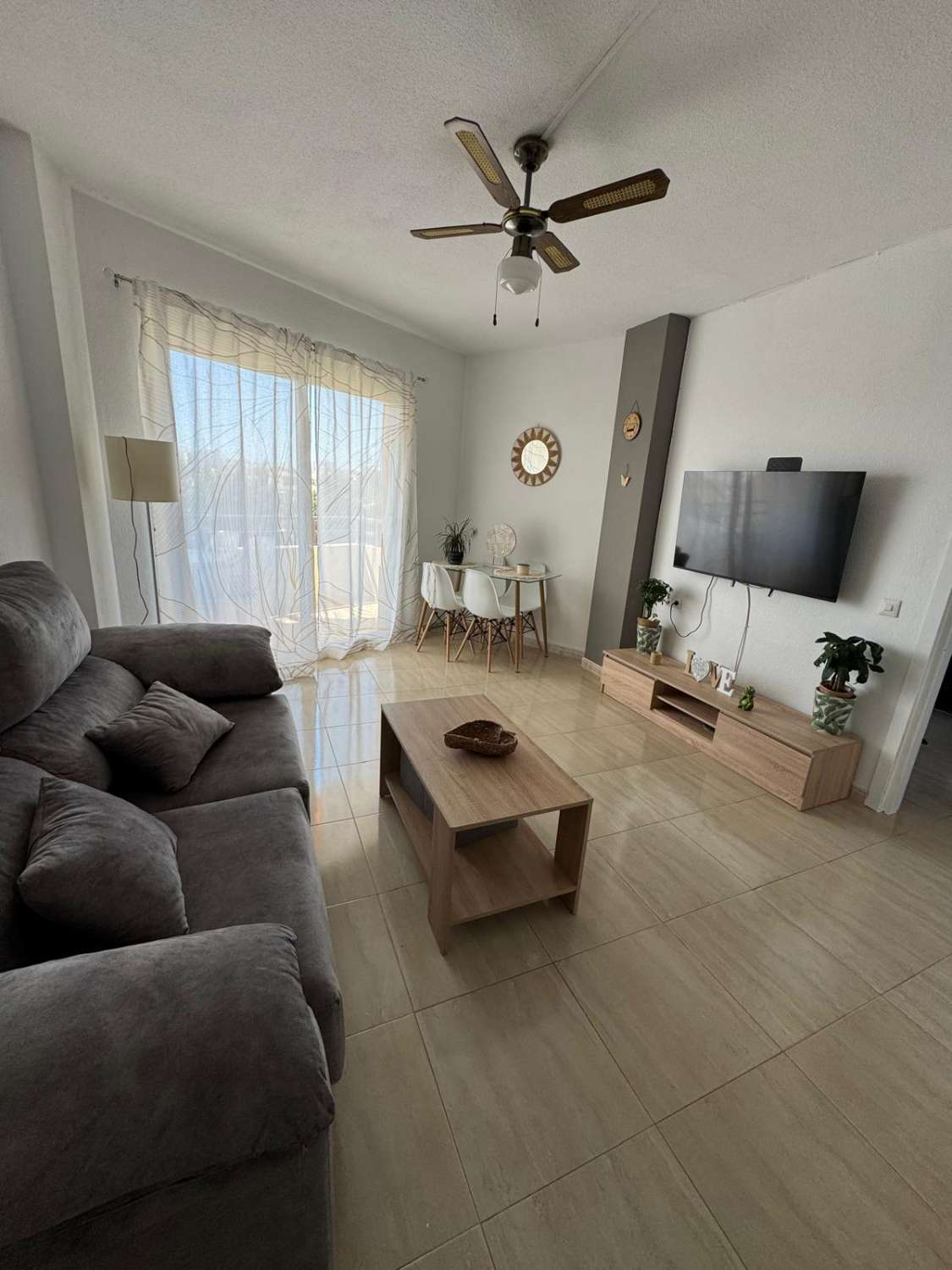 SE ALQUILA DESDE AHORA HASTA 30.6.26 y DESDE 1.9.26-30.6.27 BONITO APARTAMENTO ENTRE TORREMOLINOS Y BENALMADENA