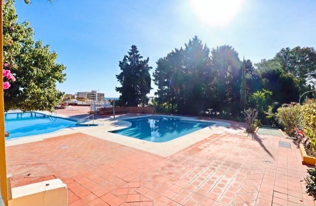 SE ALQUILA DESDE AHORA HASTA 30.6.26 y DESDE 1.9.26-30.6.27 BONITO APARTAMENTO ENTRE TORREMOLINOS Y BENALMADENA