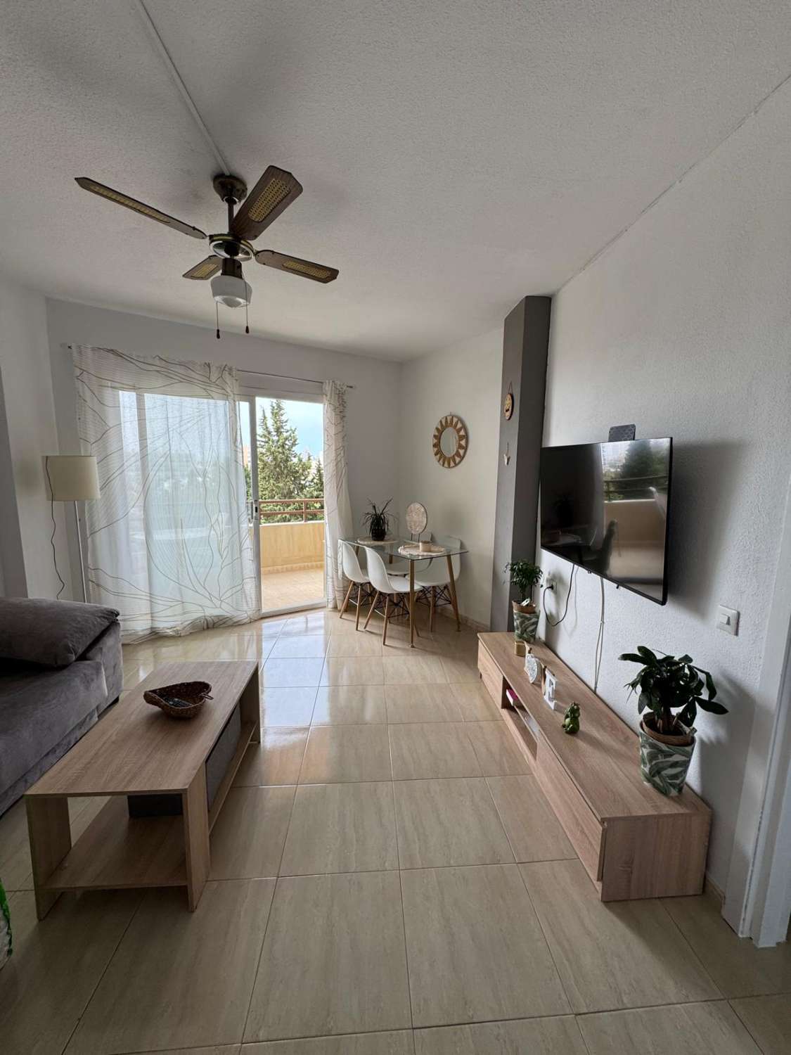 SE ALQUILA DESDE AHORA HASTA 30.6.26 y DESDE 1.9.26-30.6.27 BONITO APARTAMENTO ENTRE TORREMOLINOS Y BENALMADENA