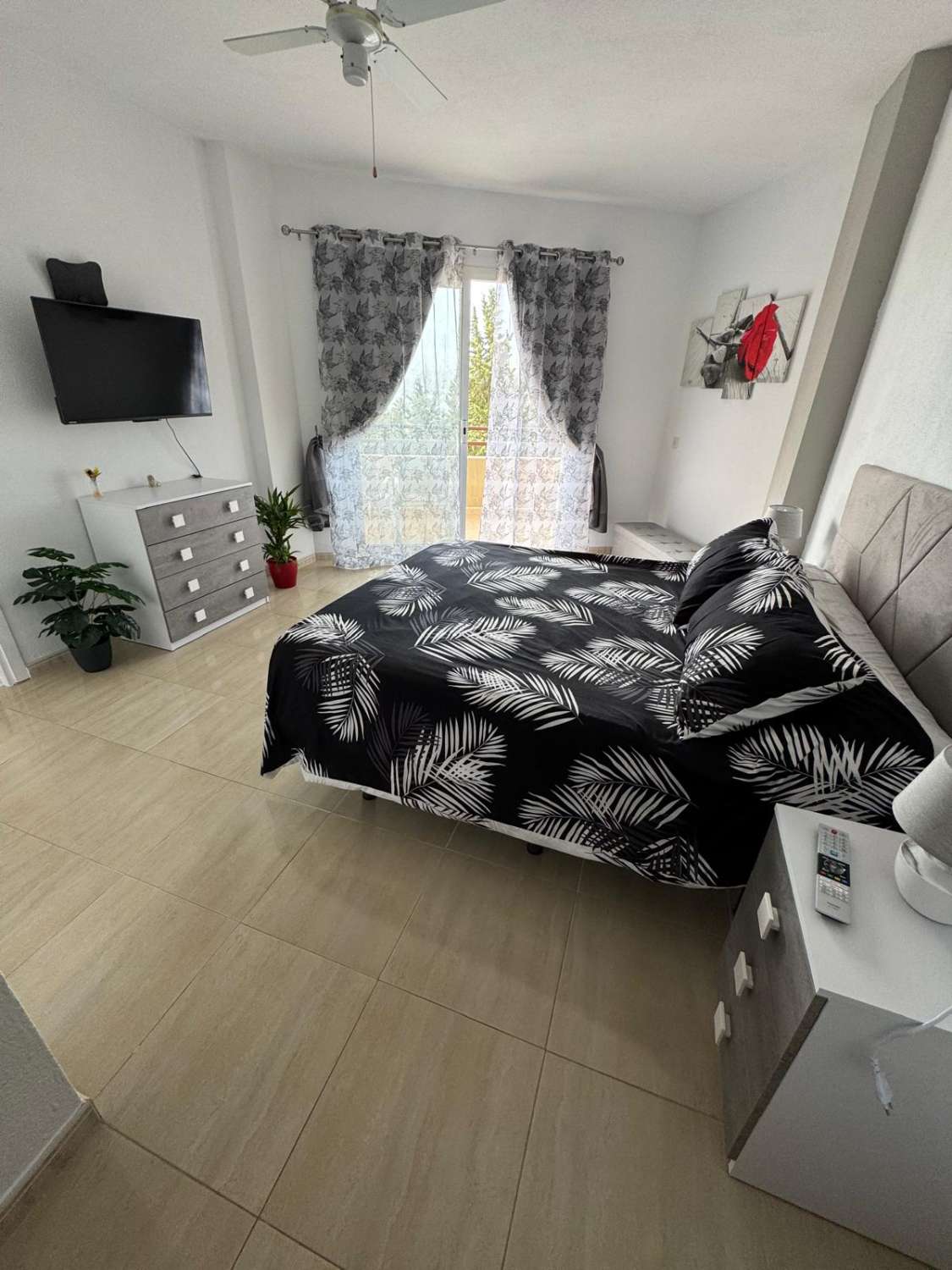 SE ALQUILA DESDE AHORA HASTA 30.6.26 y DESDE 1.9.26-30.6.27 BONITO APARTAMENTO ENTRE TORREMOLINOS Y BENALMADENA