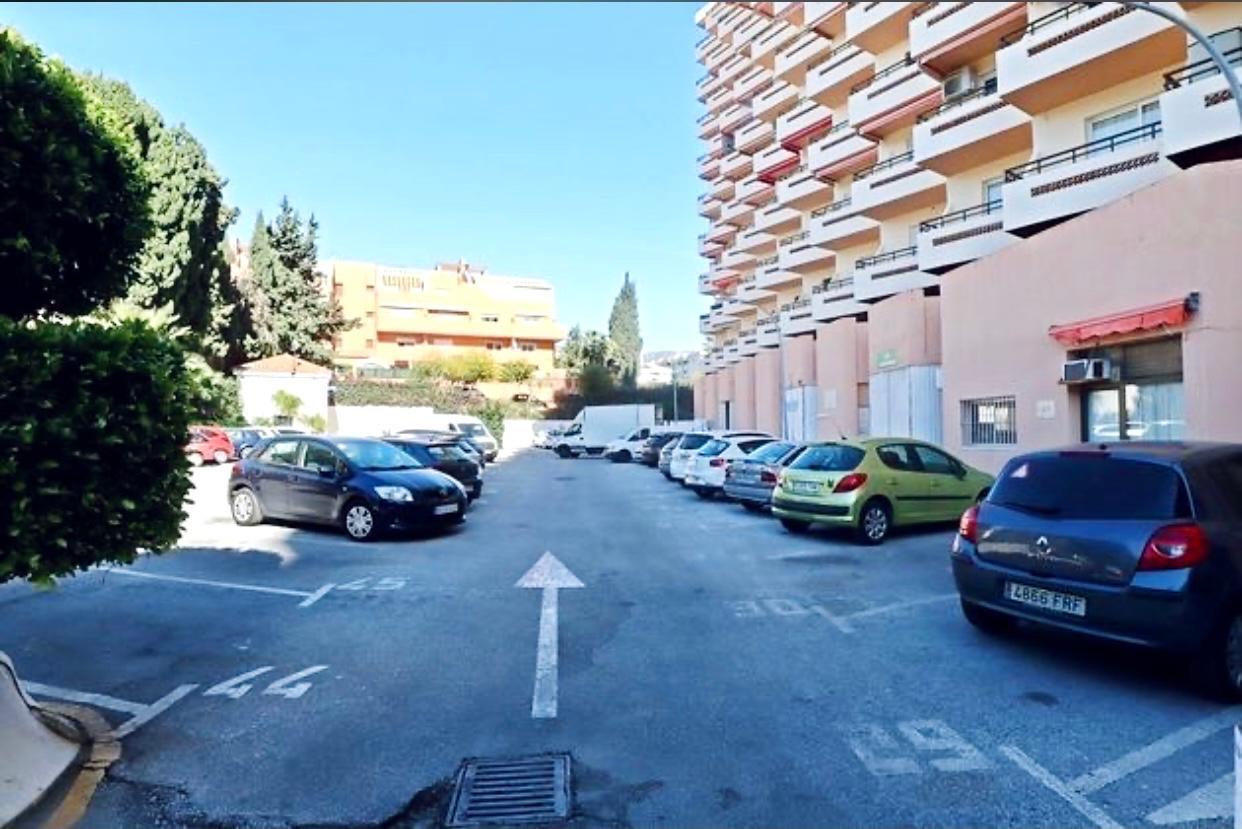 SE ALQUILA DESDE AHORA HASTA 30.6.26 y DESDE 1.9.26-30.6.27 BONITO APARTAMENTO ENTRE TORREMOLINOS Y BENALMADENA