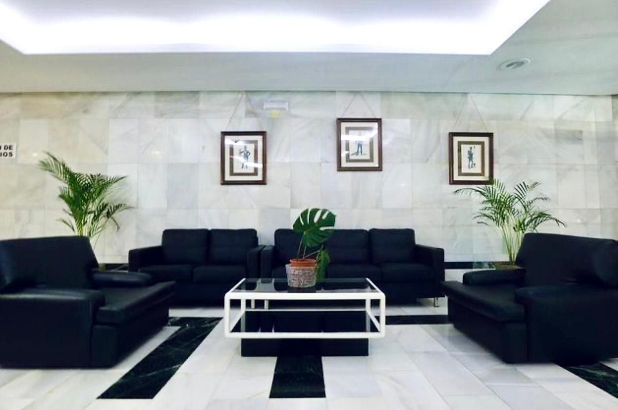 SE ALQUILA DESDE AHORA HASTA 30.6.26 y DESDE 1.9.26-30.6.27 BONITO APARTAMENTO ENTRE TORREMOLINOS Y BENALMADENA