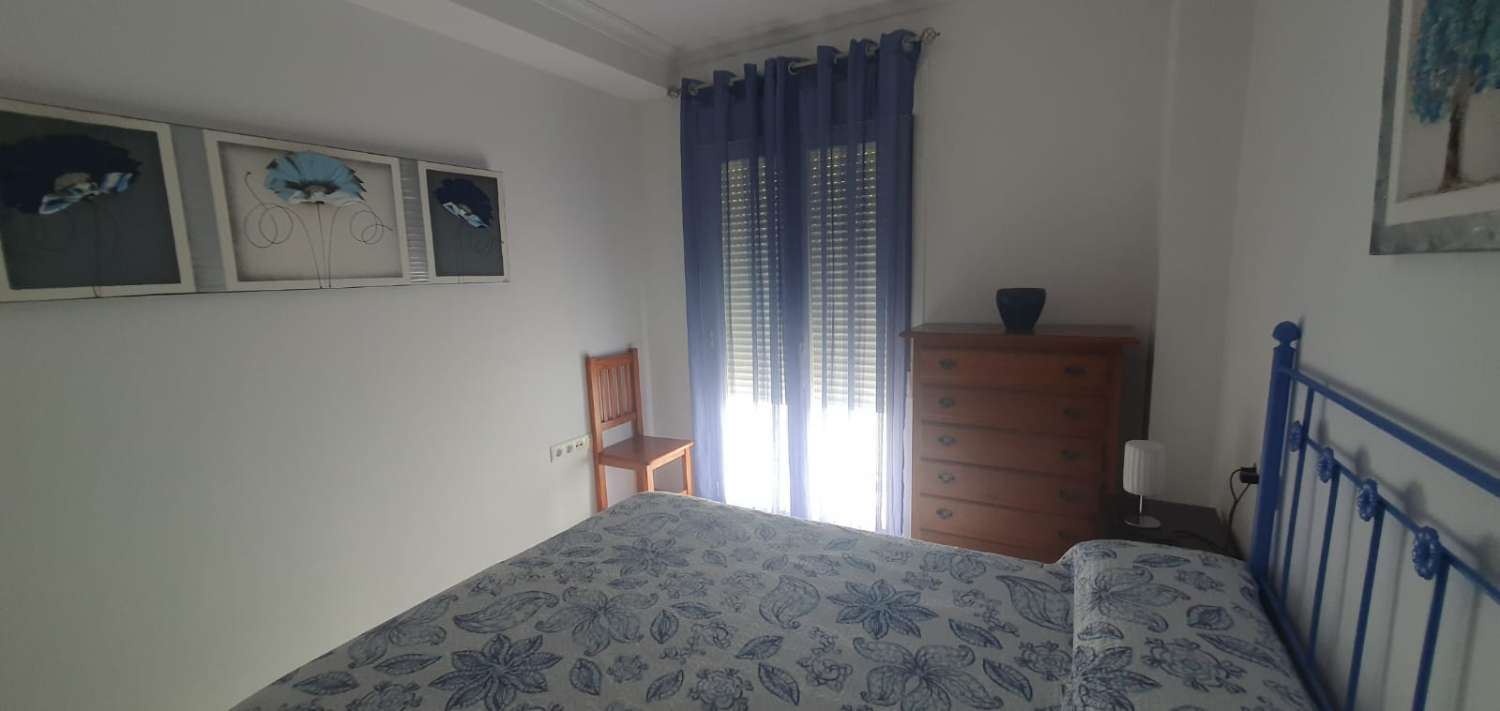 SE ALQUILA POR LARGA TEMPORADA BONITO APARTAMENTO EN FUENGIROLA