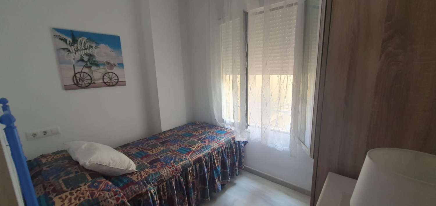 SE ALQUILA POR LARGA TEMPORADA BONITO APARTAMENTO EN FUENGIROLA