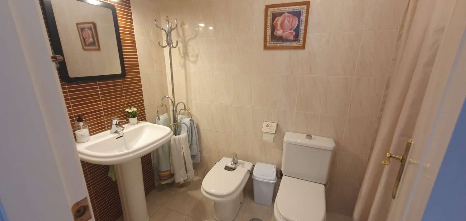 SE ALQUILA POR LARGA TEMPORADA BONITO APARTAMENTO EN FUENGIROLA