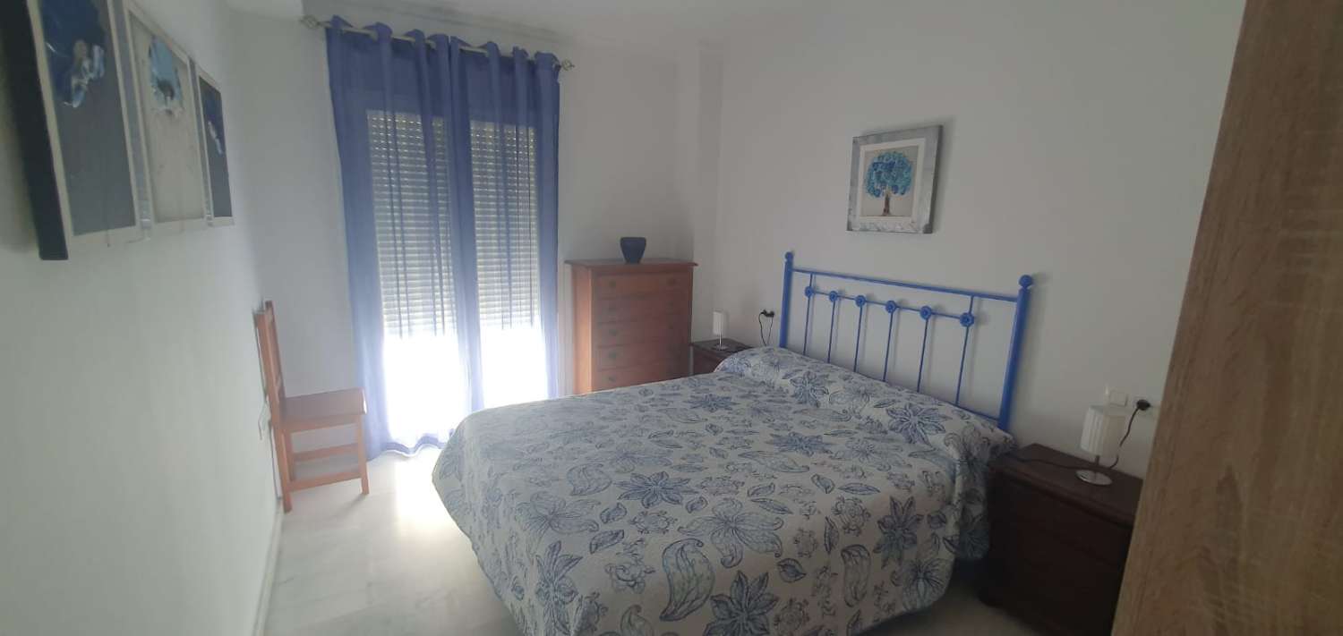 SE ALQUILA POR LARGA TEMPORADA BONITO APARTAMENTO EN FUENGIROLA