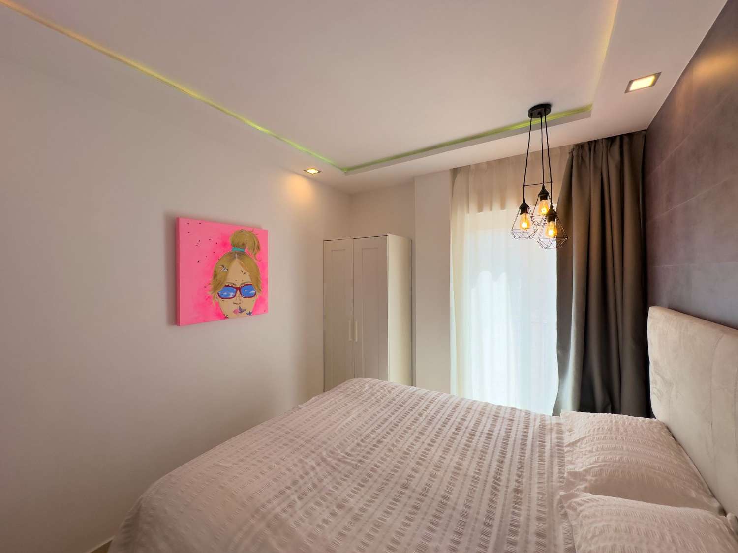 MEDIA TEMPORADA . SE ALQUILA HASTA 30.6.26 Y DESDE01/09/2026-30/06/2027 BONITO DUPLEX CERCA DE LA PLAYA EN BENALMADENA