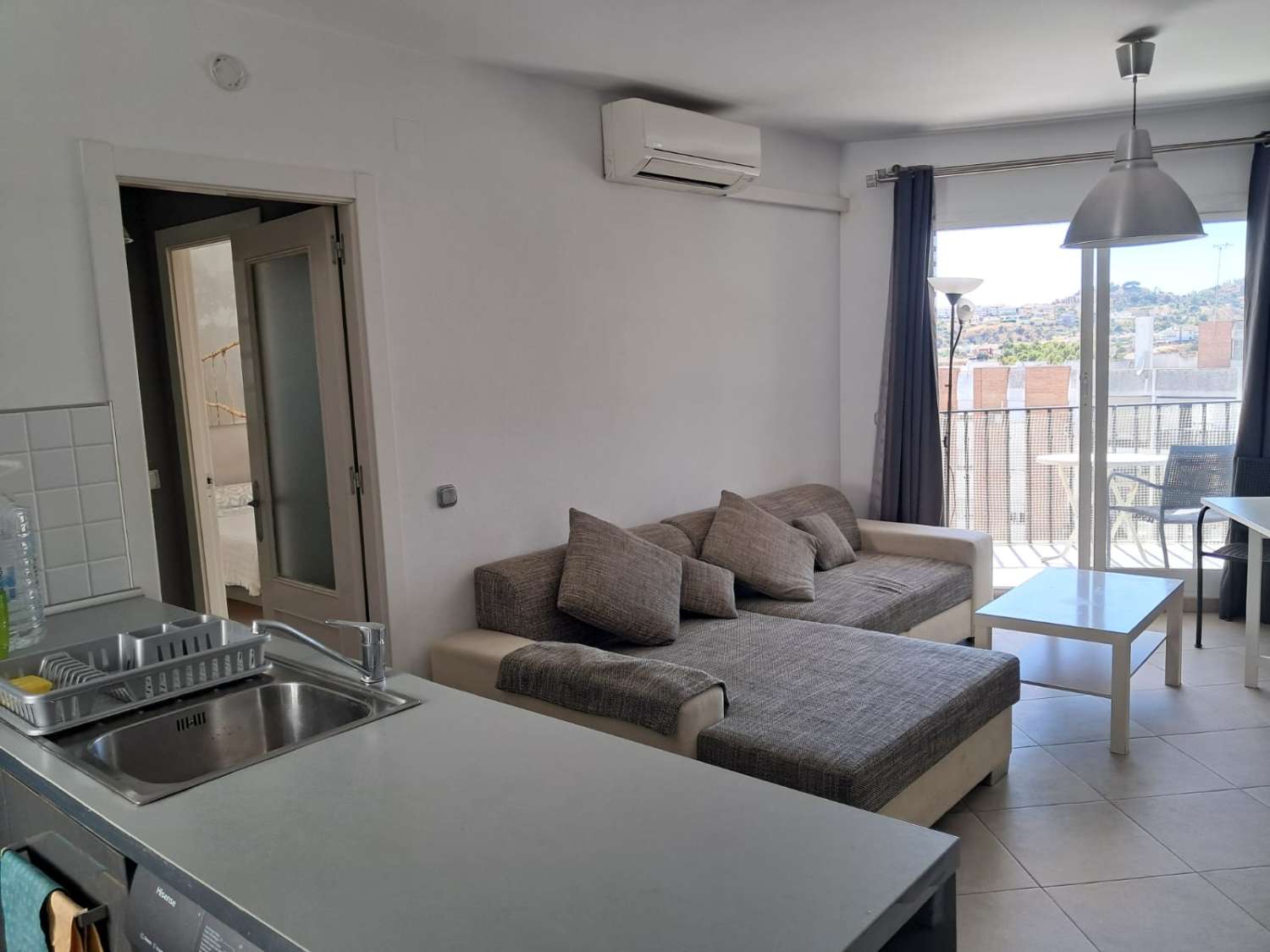 MEDIA TEMPORADA . SE ALQUILA DE 1.10.26-30.06.27 BONITO APARTAMENTOCON VISTAS AL MAR  EN CENTRO DE ARROYO DE LA MIEL