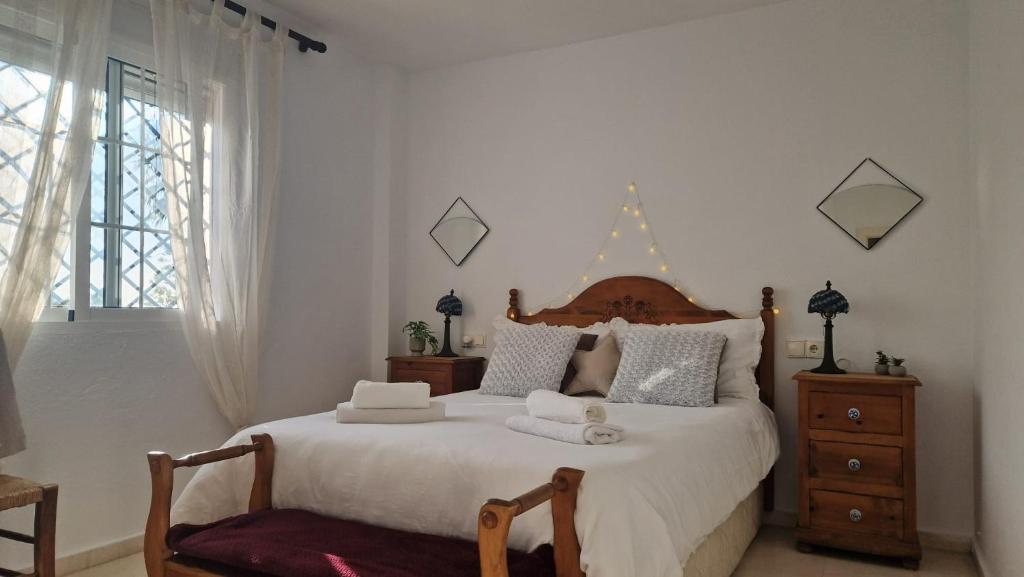 SE ALQUILA HASTA 30.6.26  y  DESDE 15.9.26-30.6.27 PRECIOSO APARTAMENTO EN CALAHONDA (MIJAS COSTA)