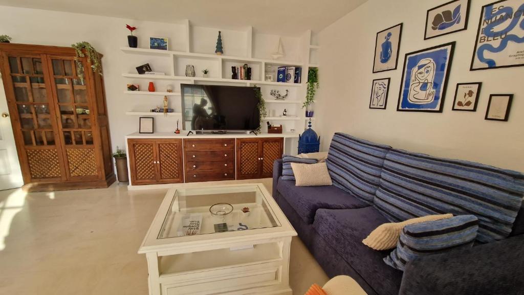 SE ALQUILA HASTA 30.6.26  y  DESDE 15.9.26-30.6.27 PRECIOSO APARTAMENTO EN CALAHONDA (MIJAS COSTA)