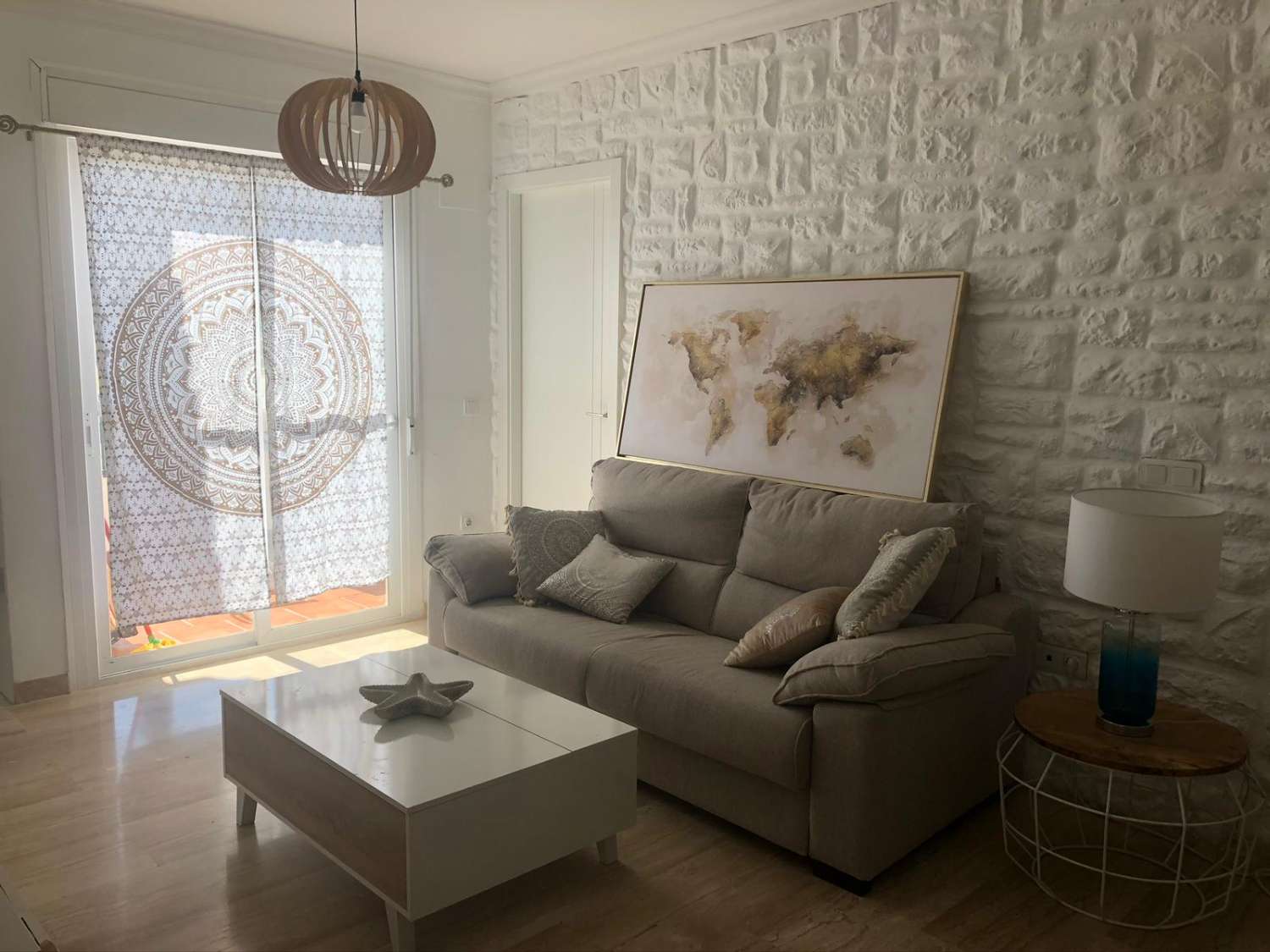 SE ALQUILA DESDE AHORA HASTA 30.6.26 Y DESDE 1.9.26-30.6.27 PRECIOSO APARTAMENTO CON VISTAS AL MAR EN BENALMADENA