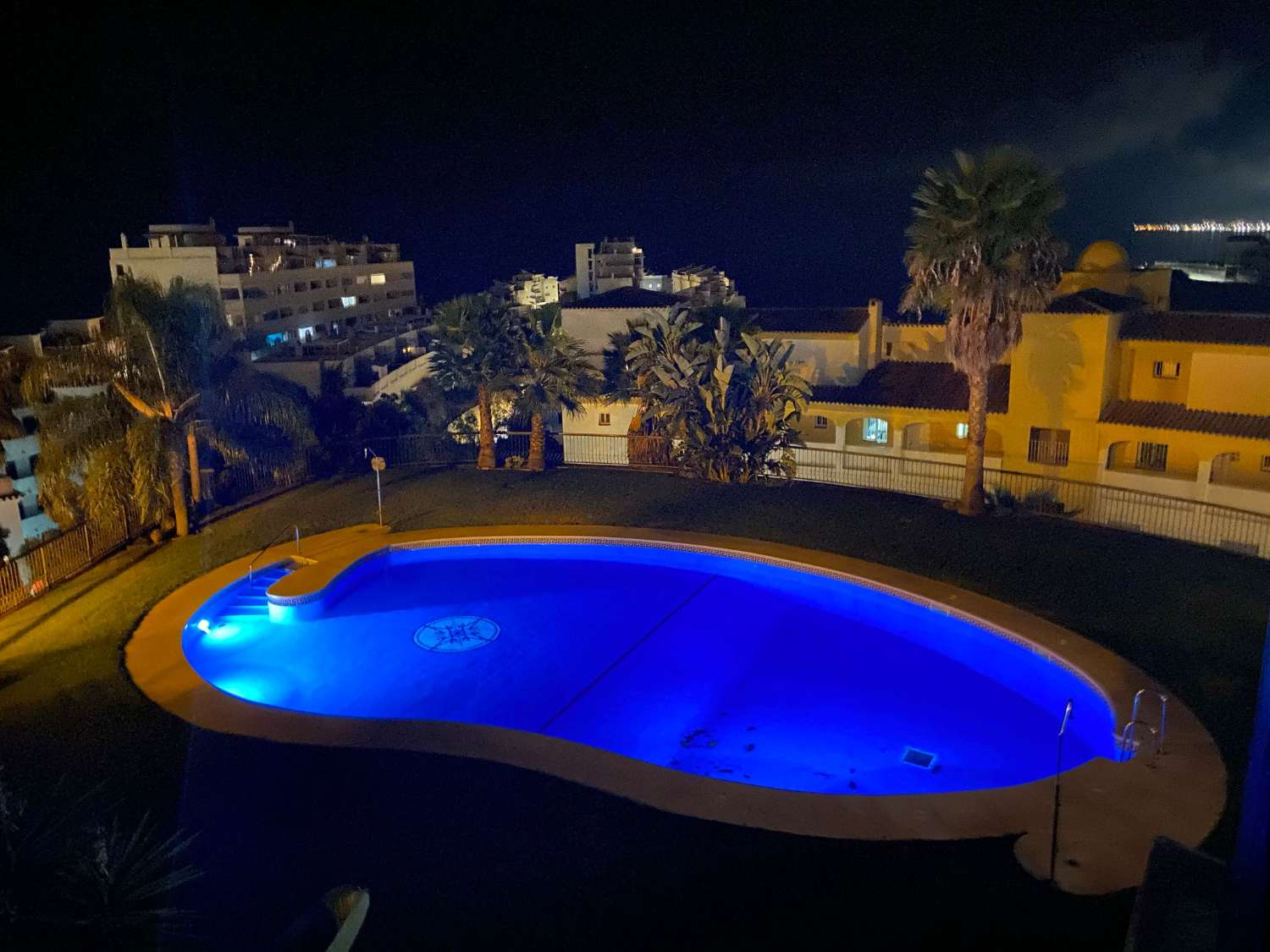 SE ALQUILA DESDE AHORA HASTA 30.6.26 Y DESDE 1.9.26-30.6.27 PRECIOSO APARTAMENTO CON VISTAS AL MAR EN BENALMADENA