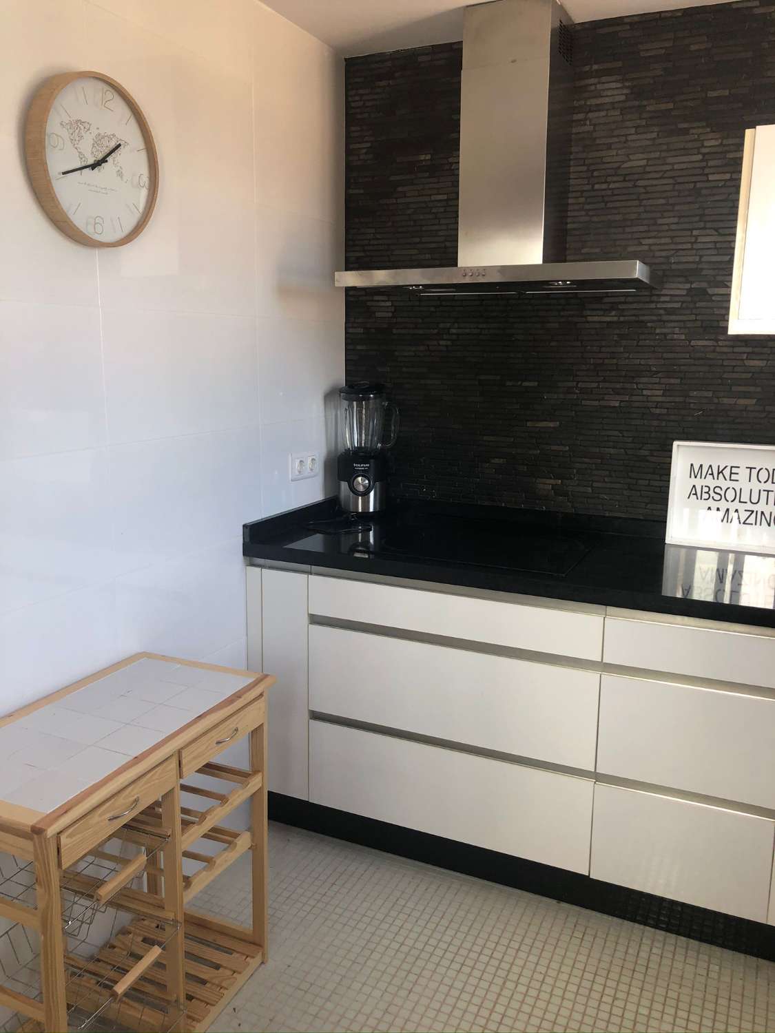 SE ALQUILA DESDE AHORA HASTA 30.6.26 Y DESDE 1.9.26-30.6.27 PRECIOSO APARTAMENTO CON VISTAS AL MAR EN BENALMADENA