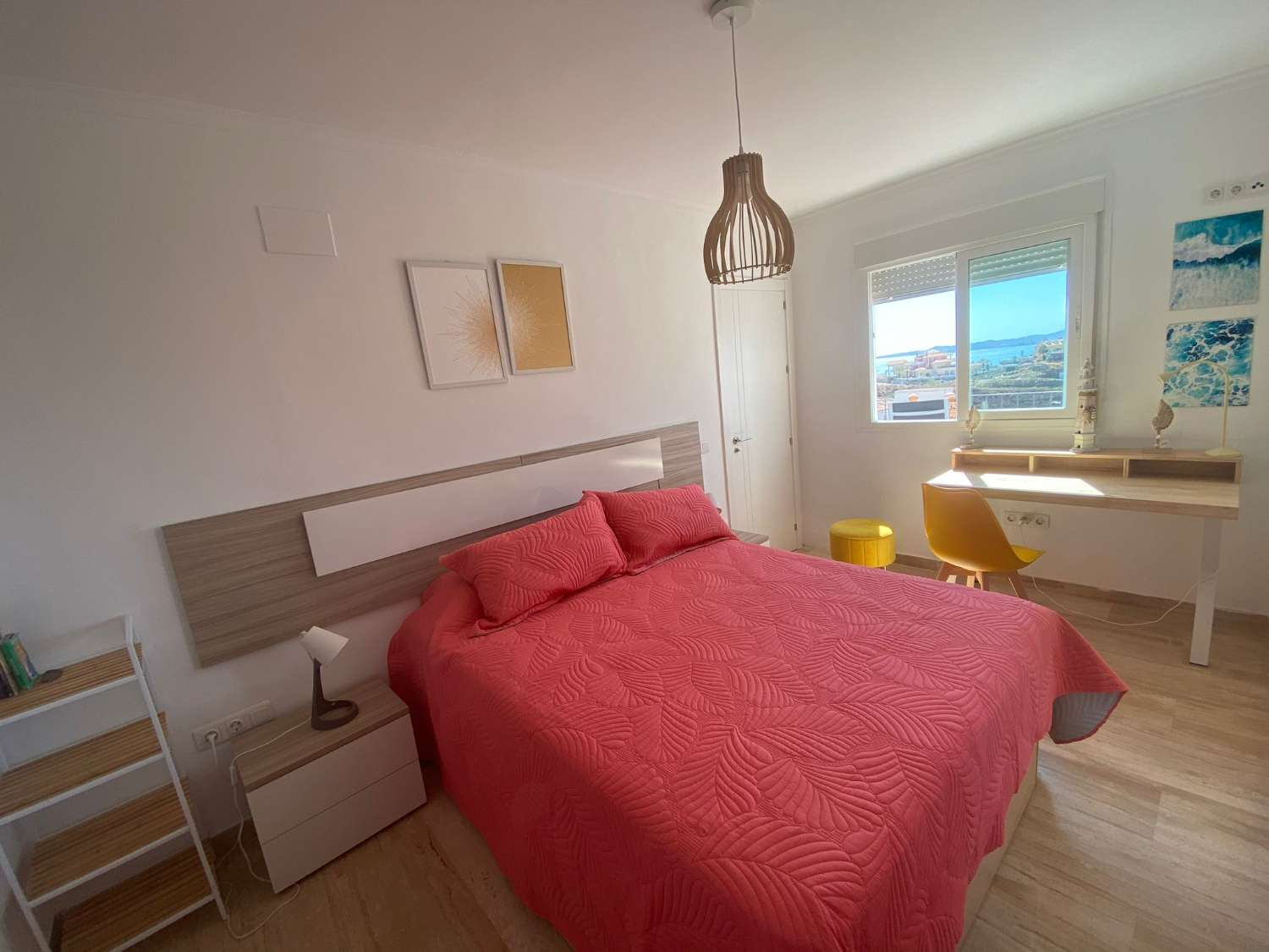 SE ALQUILA DESDE AHORA HASTA 30.6.26 Y DESDE 1.9.26-30.6.27 PRECIOSO APARTAMENTO CON VISTAS AL MAR EN BENALMADENA