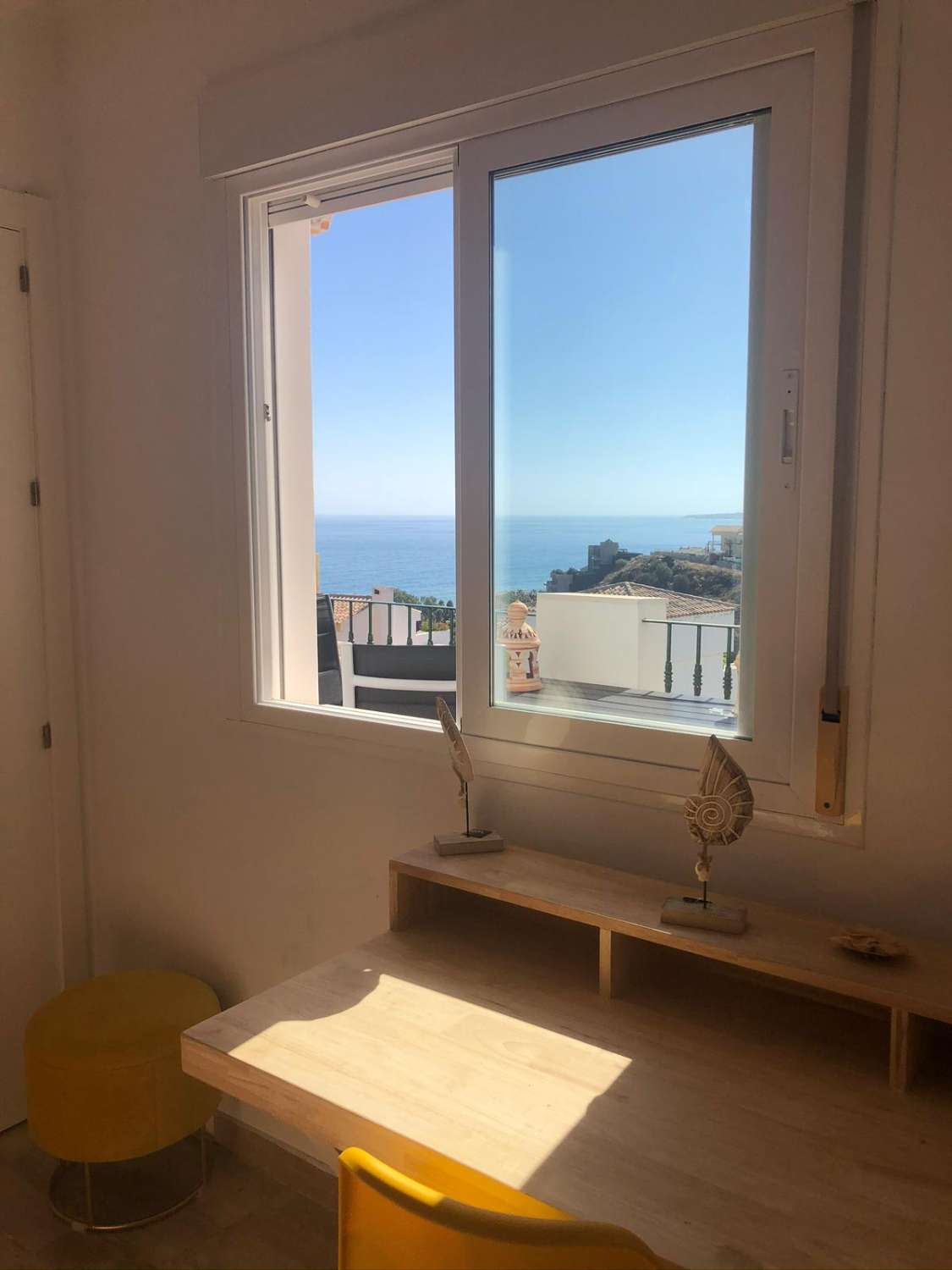 SE ALQUILA DESDE AHORA HASTA 30.6.26 Y DESDE 1.9.26-30.6.27 PRECIOSO APARTAMENTO CON VISTAS AL MAR EN BENALMADENA