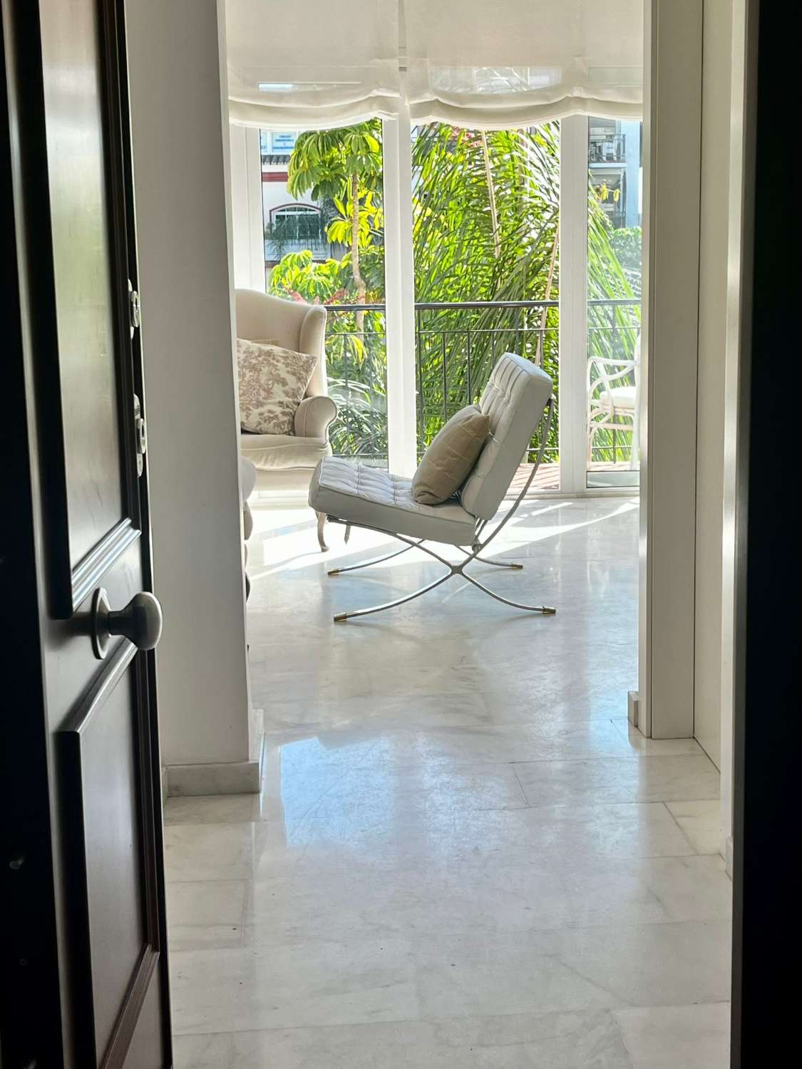 SE ALQUILA DESDE 01/09/2026 HASTA EL 30/06/2027 BONITO APARTAMENTO CENTRICO EN FUENGIROLA.