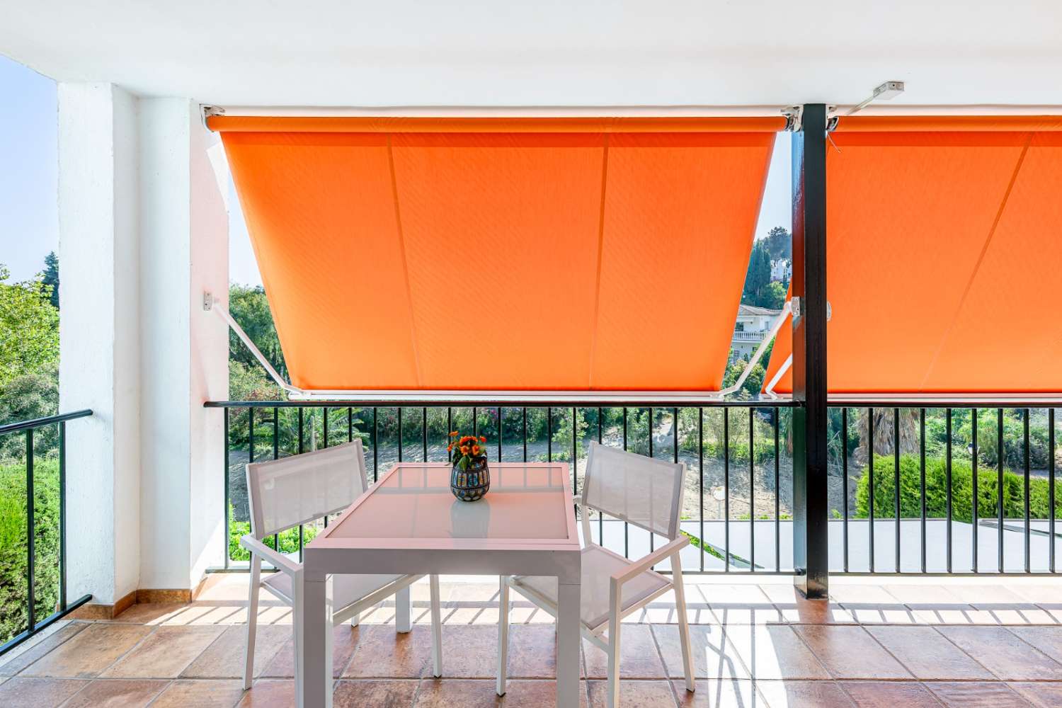 SE ALQUILA  DESDE 1.10.26-31.5.27  PRECIOSO APARTAMENTO JUNTO AL MAR  EN ZONA  CHAPARRAL (MIJAS COSTA)