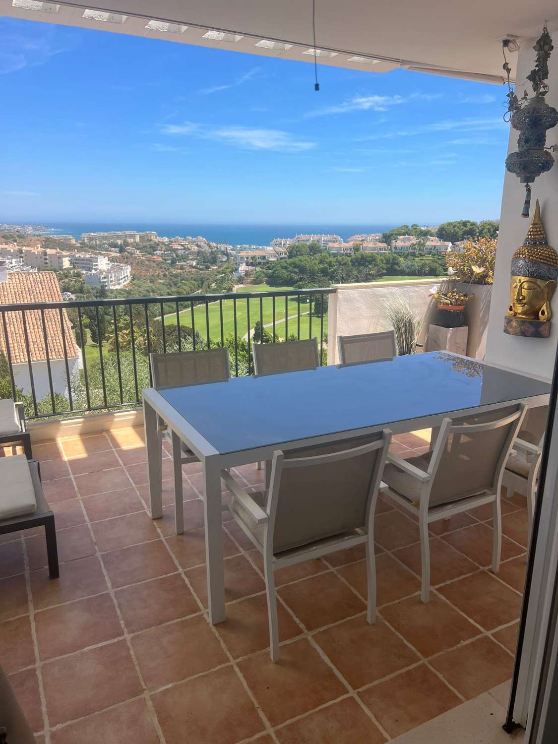 SE ALQUILA DESDE 01/09/2026 HASTA 30/06/2027 MAGNIFICO APARTAMENTO CON IMPRESIONANTES VISTAS AL MAR EN MIJAS