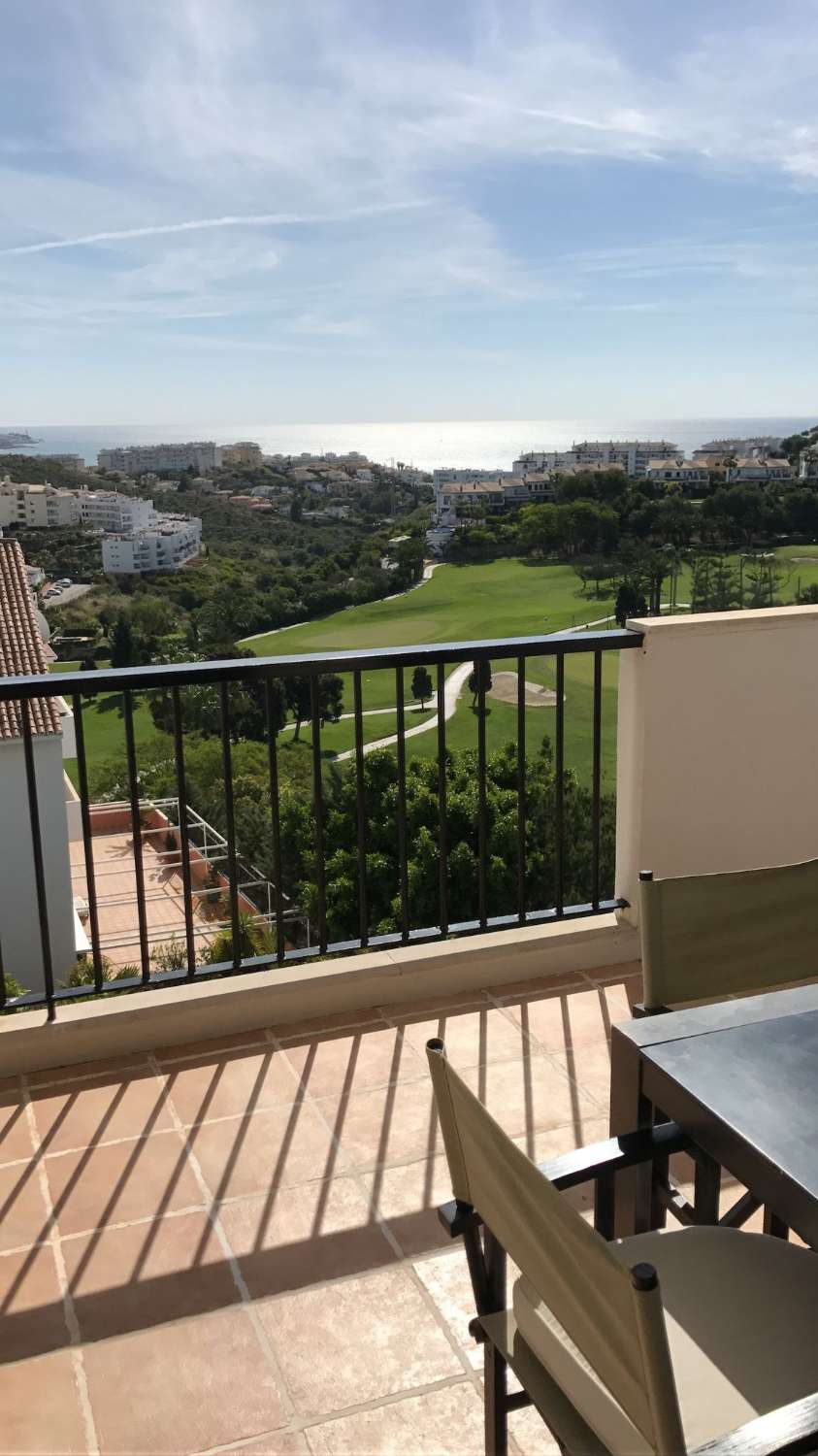 SE ALQUILA DESDE 01/09/2026 HASTA 30/06/2027 MAGNIFICO APARTAMENTO CON IMPRESIONANTES VISTAS AL MAR EN MIJAS