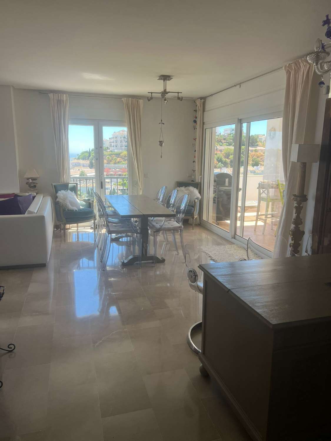 SE ALQUILA DESDE 01/09/2026 HASTA 30/06/2027 MAGNIFICO APARTAMENTO CON IMPRESIONANTES VISTAS AL MAR EN MIJAS