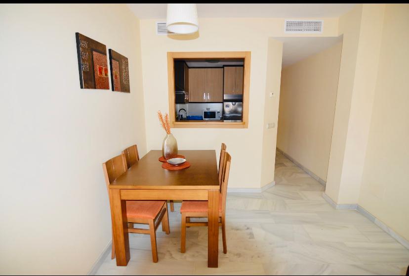 SE ALQUILA DE 01.09.26  - 30.6.27 BONITO APARTAMENTO EN  ZONA LOS BOLICHES  FUENGIROLA